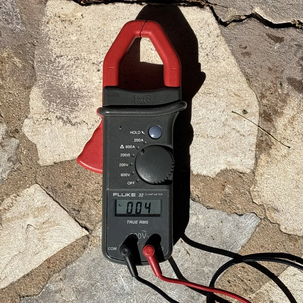Fluke 32 Clamp Meter 600V‎ 600A CAT III with Multimeter With Leads